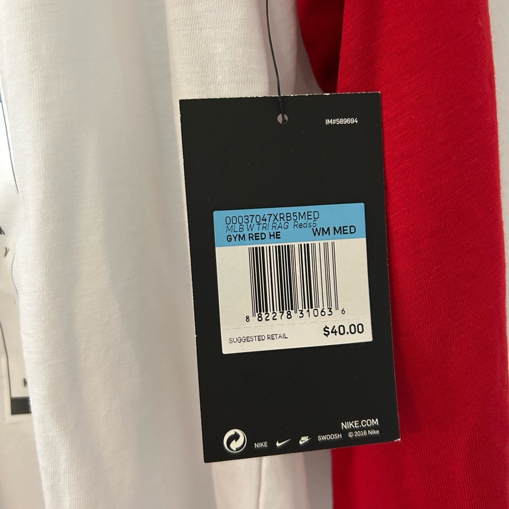 NWT Nike Cincinnati Reds Raglan Top - Picture 2 of 4